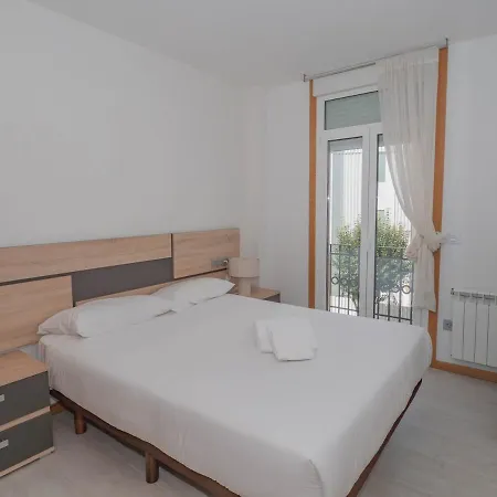 E1, 2 Bedrooms, Terrace, Downtown, Free Parking Apartment Vigo