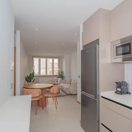 E1, 2 Bedrooms, Terrace, Downtown, Free Parking *