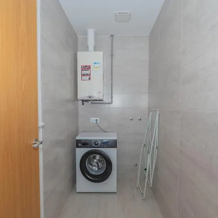 E1, 2 Bedrooms, Terrace, Downtown, Free Parking