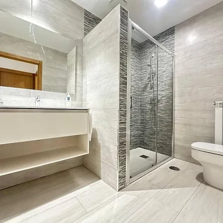 E1, 2 Bedrooms, Terrace, Downtown, Free Parking